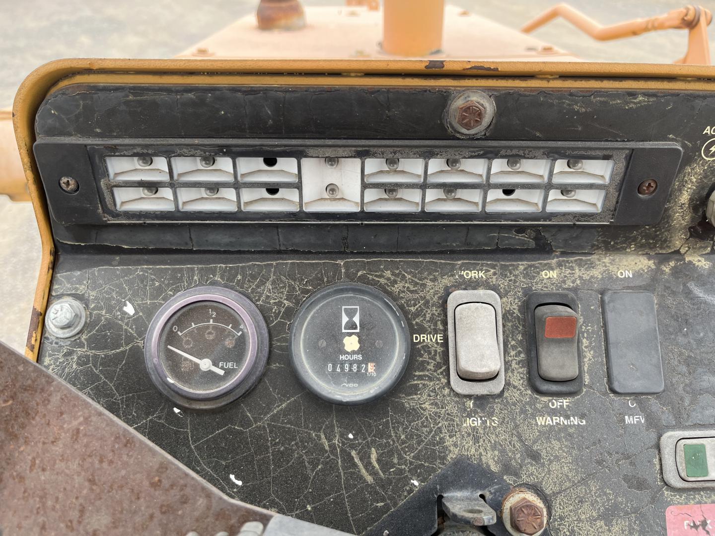 ./imagenes/INVOICE/2019/17260/CARGADOR CON ESCREPA JOHN DEERE 210LE (26).JPG